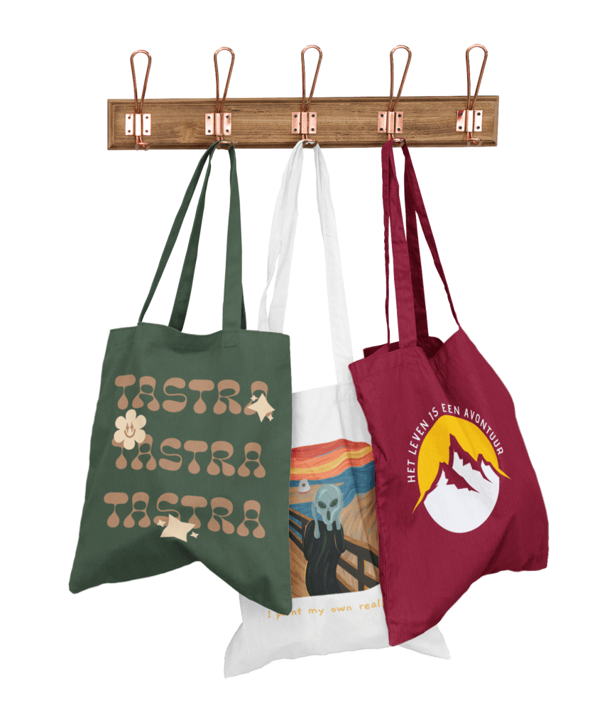 Tote Bags Van Tastra Aan Een Kapstok